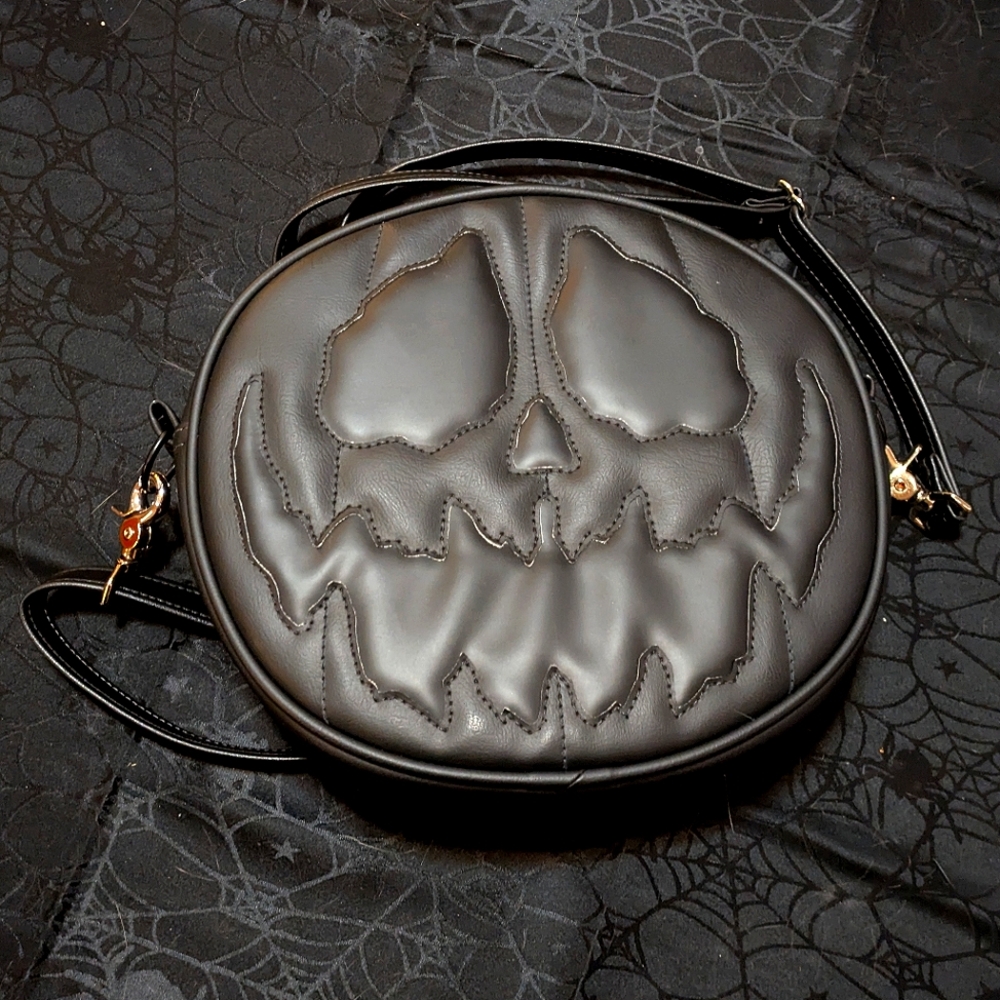 Love Pain and Stitches Handcrafted: Unfortunate Soul - Black on Black